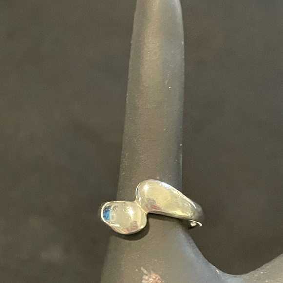 Womens solid 925 sterling ring.  Size 5 1/2 - Picture 1 of 6